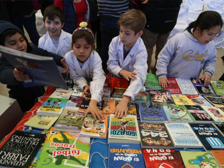 bibliotecas_futboleras_01_menotti_editada_768x576.jpg