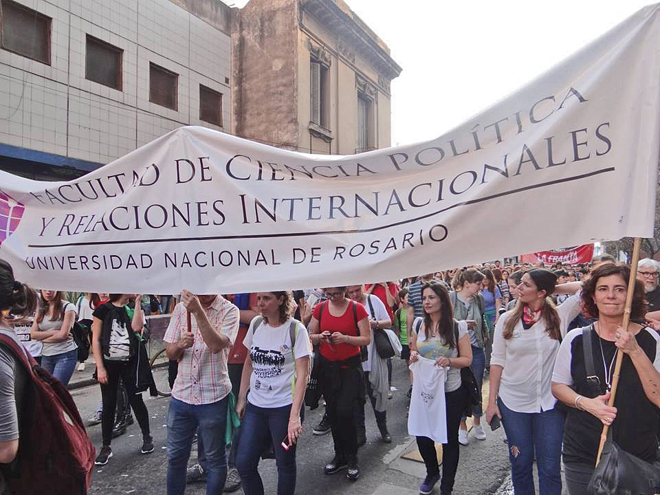 facultad_de_ciencia_politica_45_a__os.jpg